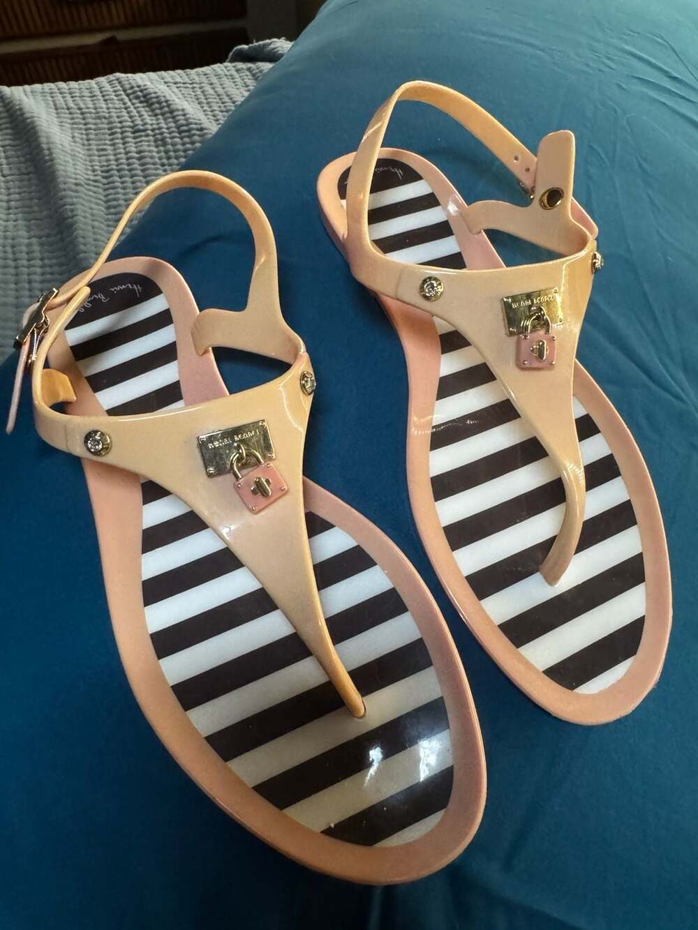 henri Bendel pink iconic stripe jelly sandal size 8